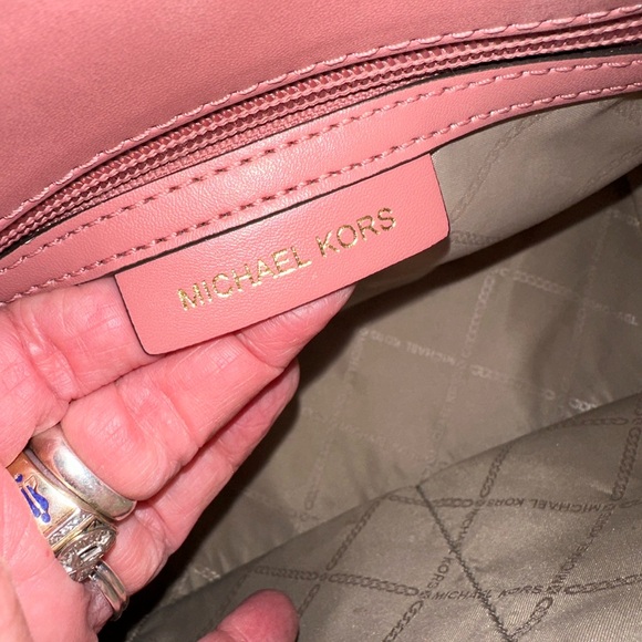 Michael Kors Two Toned Bag Pre Owned RARE - Picture 3 of 16